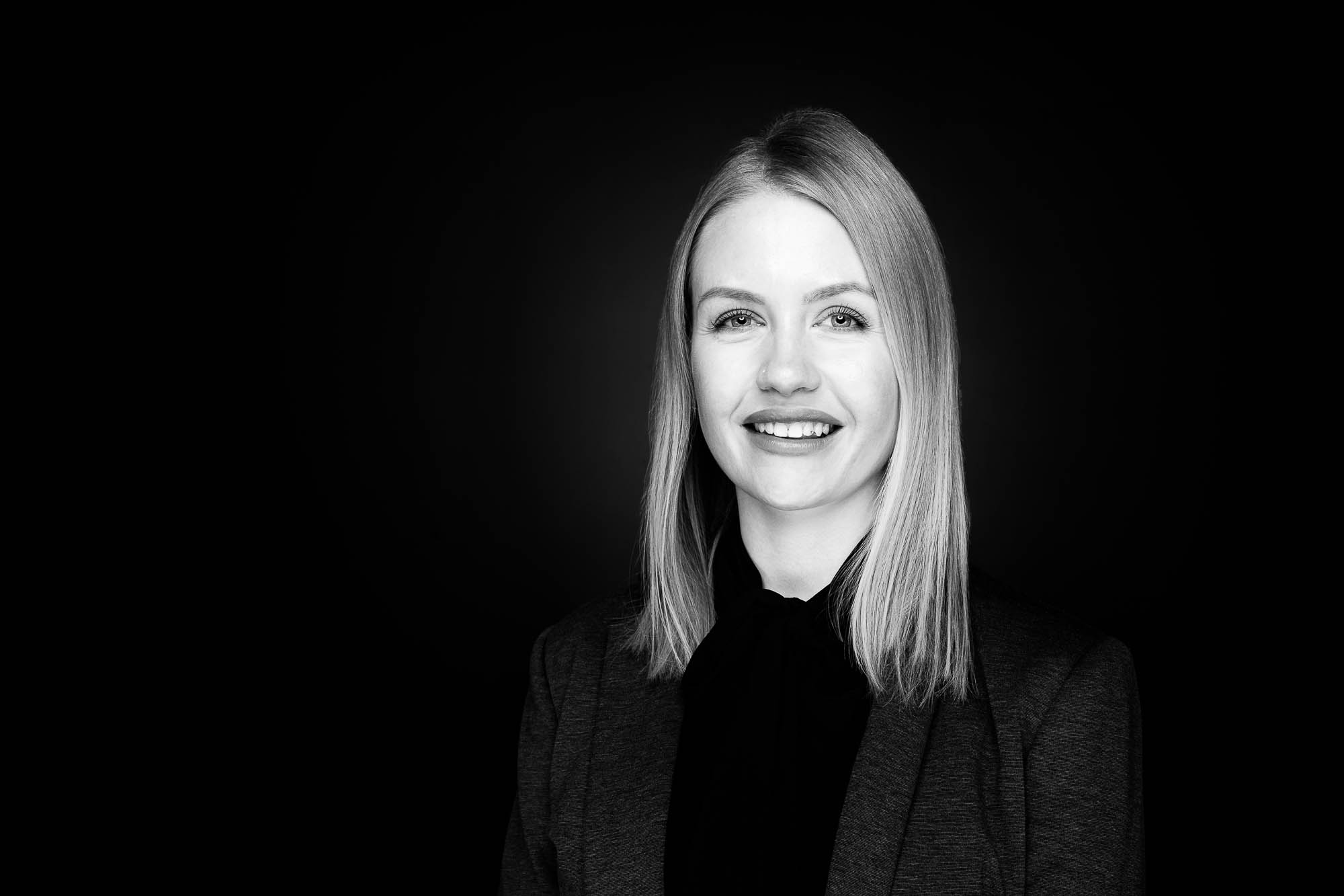 Export x3 Headshot  06060 Dez 01 2019 Bearbeitet Headshots 2019  Miro Nicole Nadine